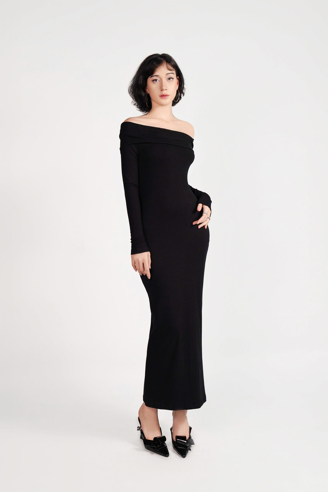 Elegant Off-Shoulder Black Maxi Dress